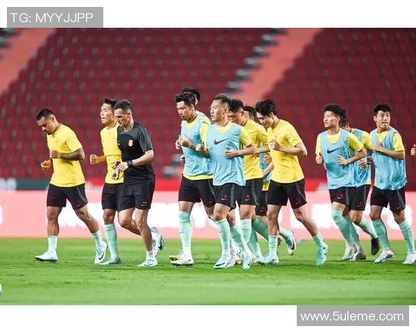 中国足球队备战亚洲杯大名单公布，国脚齐聚誓言争取佳绩