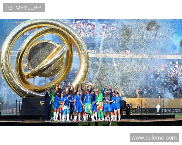 五大联赛豪强争夺战：英超、西甲、意甲、德甲、法甲球队最新动态解析