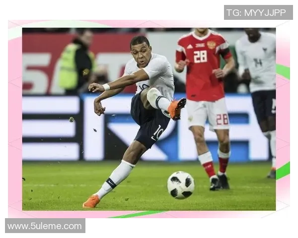 基利安·姆巴佩：法国足球新星的崛起与未来挑战